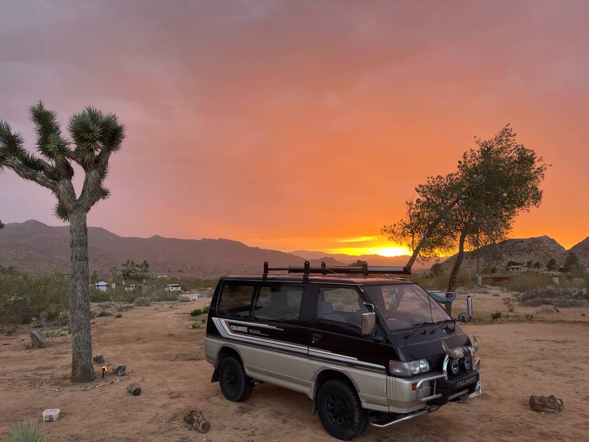 Mitsubishi-delica-diesel-1992-black-17