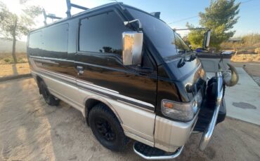 Mitsubishi-delica-diesel-1992-black-2