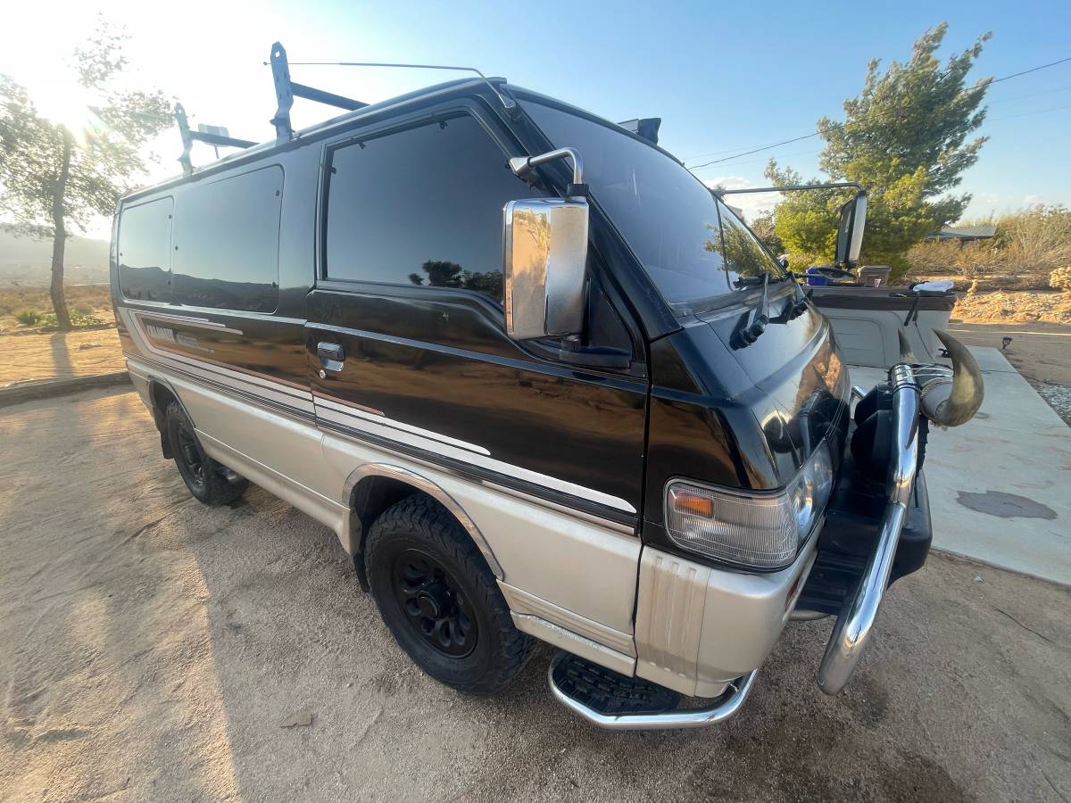 Mitsubishi-delica-diesel-1992-black-2