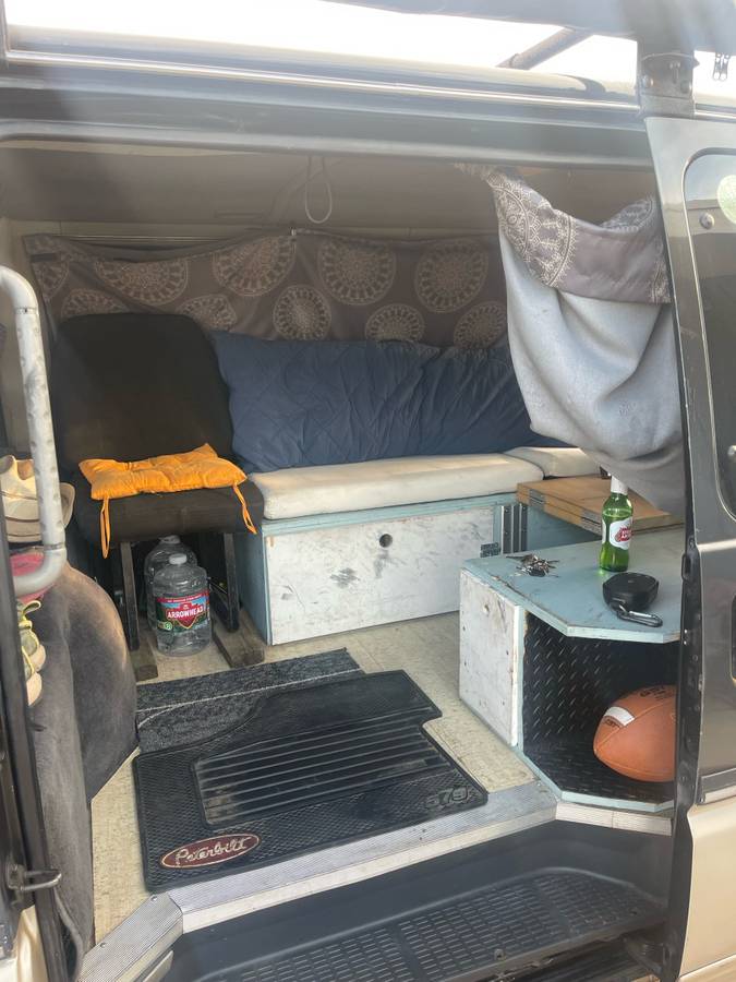Mitsubishi-delica-diesel-1992-black-21
