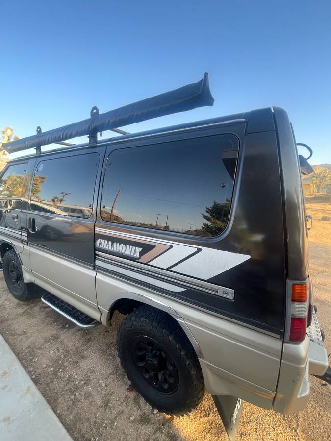 Mitsubishi-delica-diesel-1992-black-3