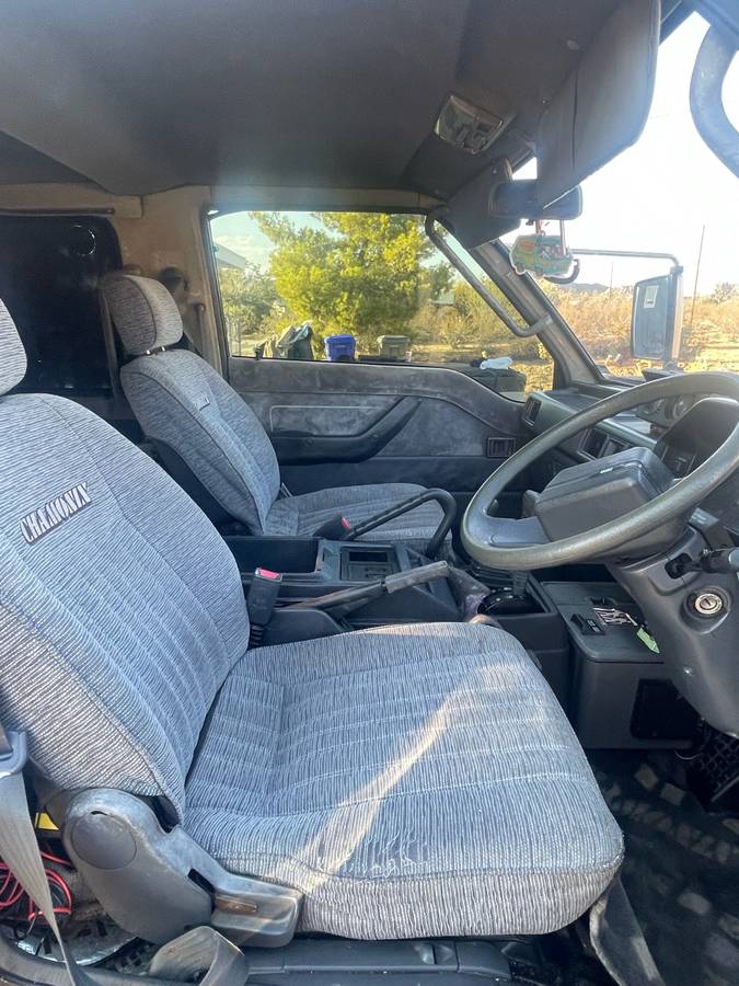 Mitsubishi-delica-diesel-1992-black-4