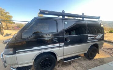 Mitsubishi-delica-diesel-1992-black-6
