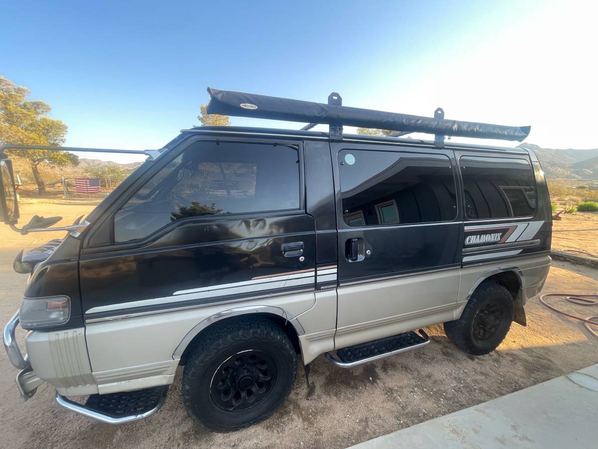 Mitsubishi-delica-diesel-1992-black-6