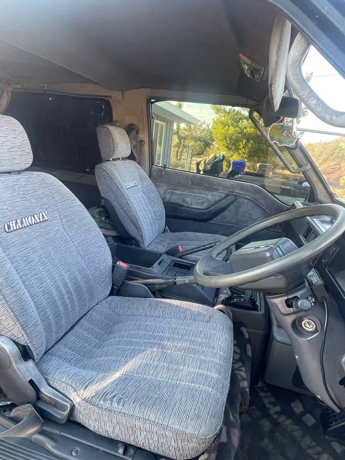 Mitsubishi-delica-diesel-1992-black-9