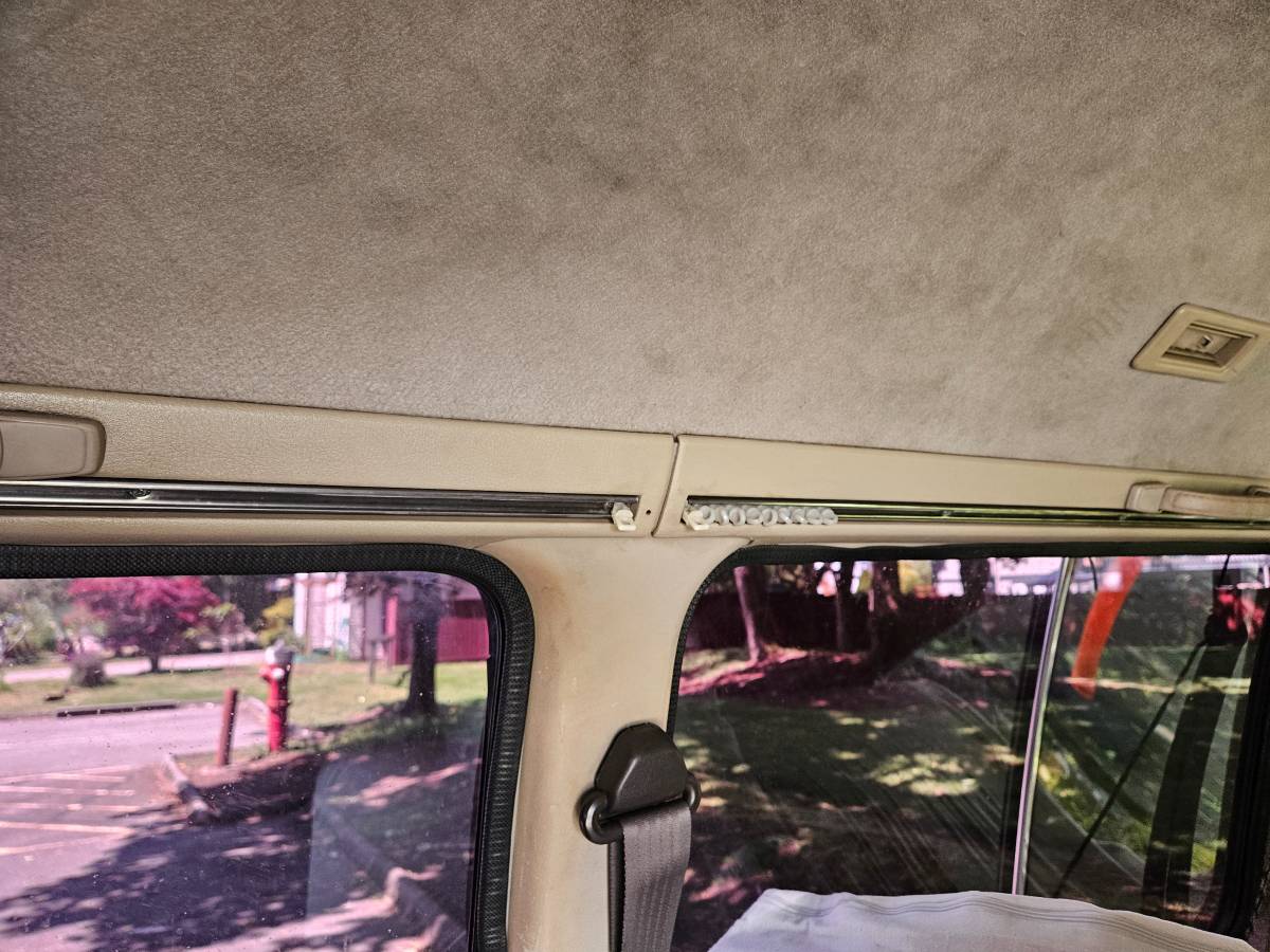 Mitsubishi-delica-diesel-1994-white-12