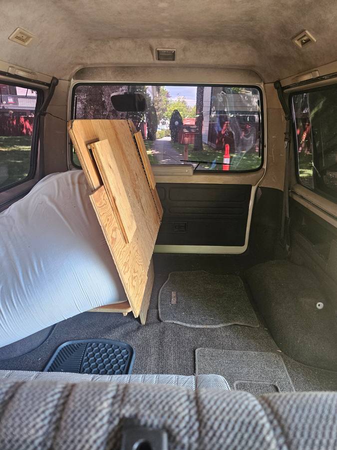 Mitsubishi-delica-diesel-1994-white-5