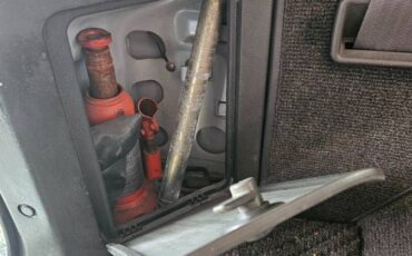 Mitsubishi-delica-diesel-1994-white-8