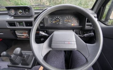 Mitsubishi-delica-l300-1991-grey-1