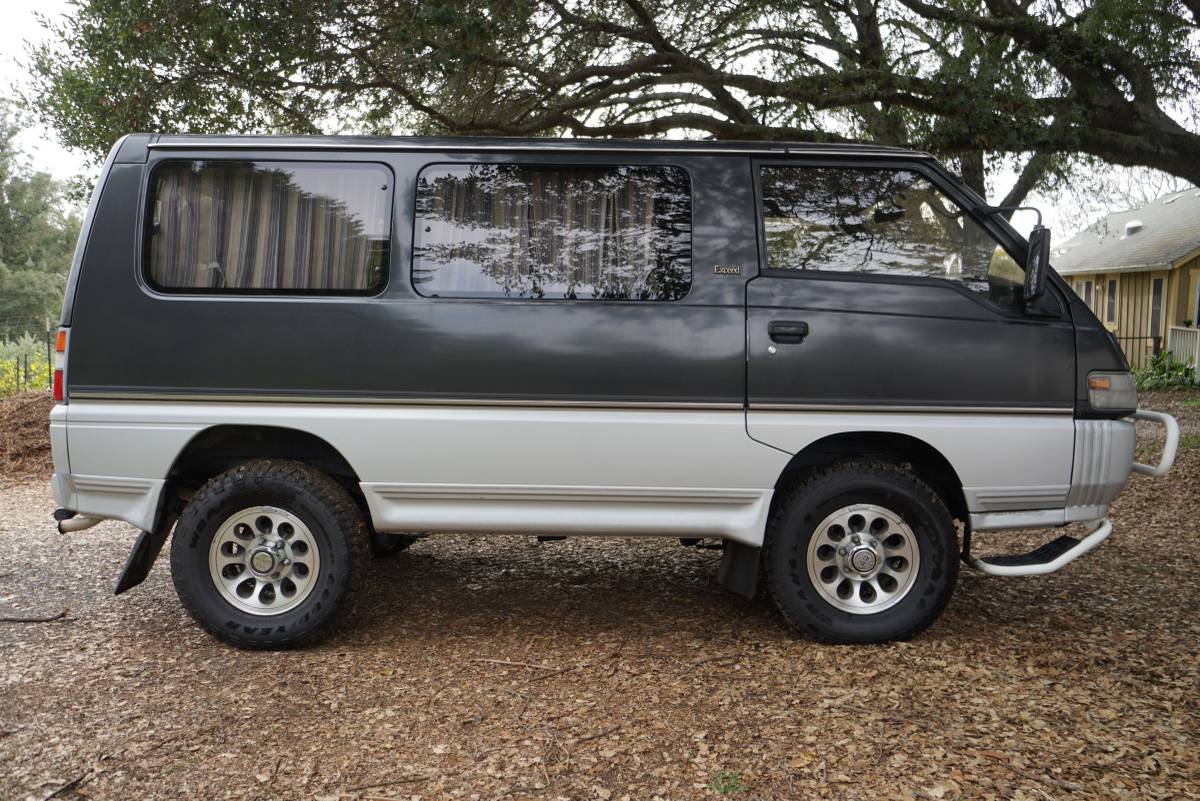 Mitsubishi-delica-l300-1991-grey-10