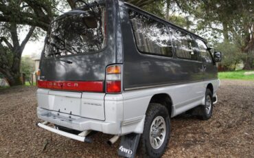Mitsubishi-delica-l300-1991-grey-11