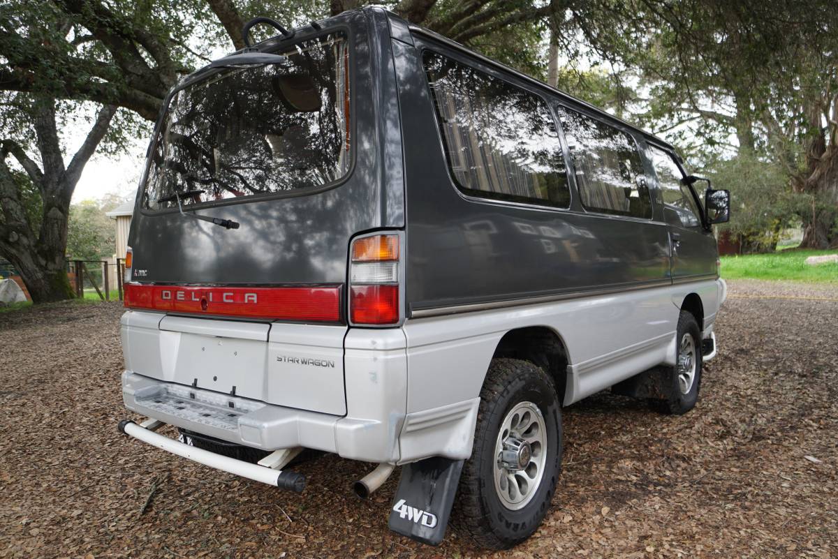Mitsubishi-delica-l300-1991-grey-11