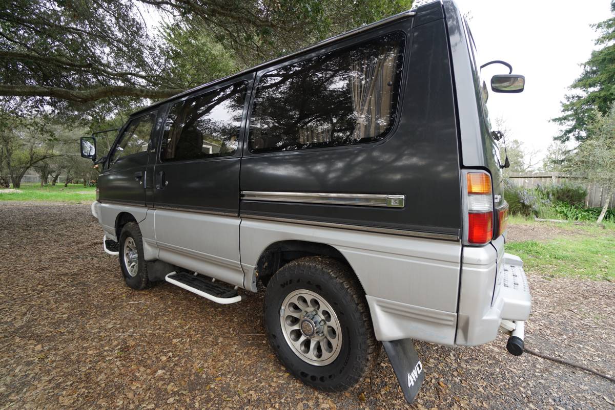 Mitsubishi-delica-l300-1991-grey-12