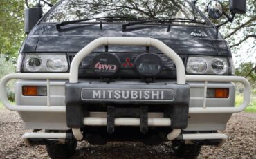Mitsubishi-delica-l300-1991-grey-6
