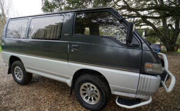 Mitsubishi-delica-l300-1991-grey-8