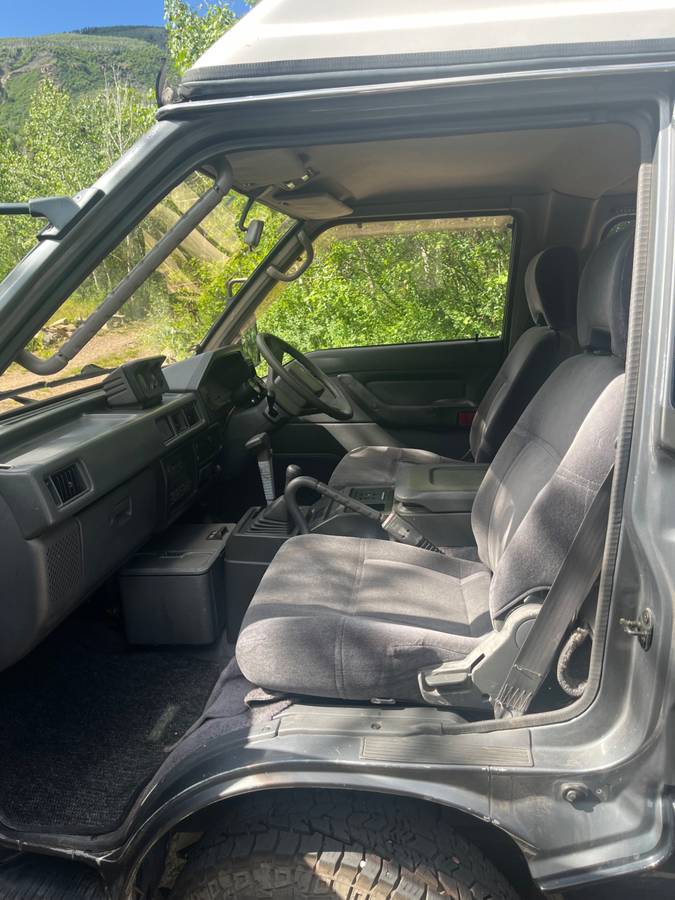 Mitsubishi-delica-l300-diesel-1991-2