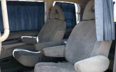 Mitsubishi-delica-l400-1994-11