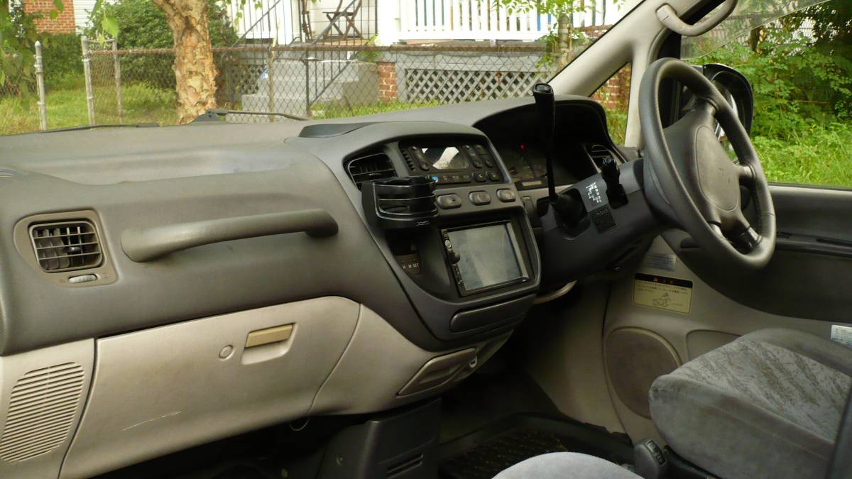 Mitsubishi-delica-l400-1994-35