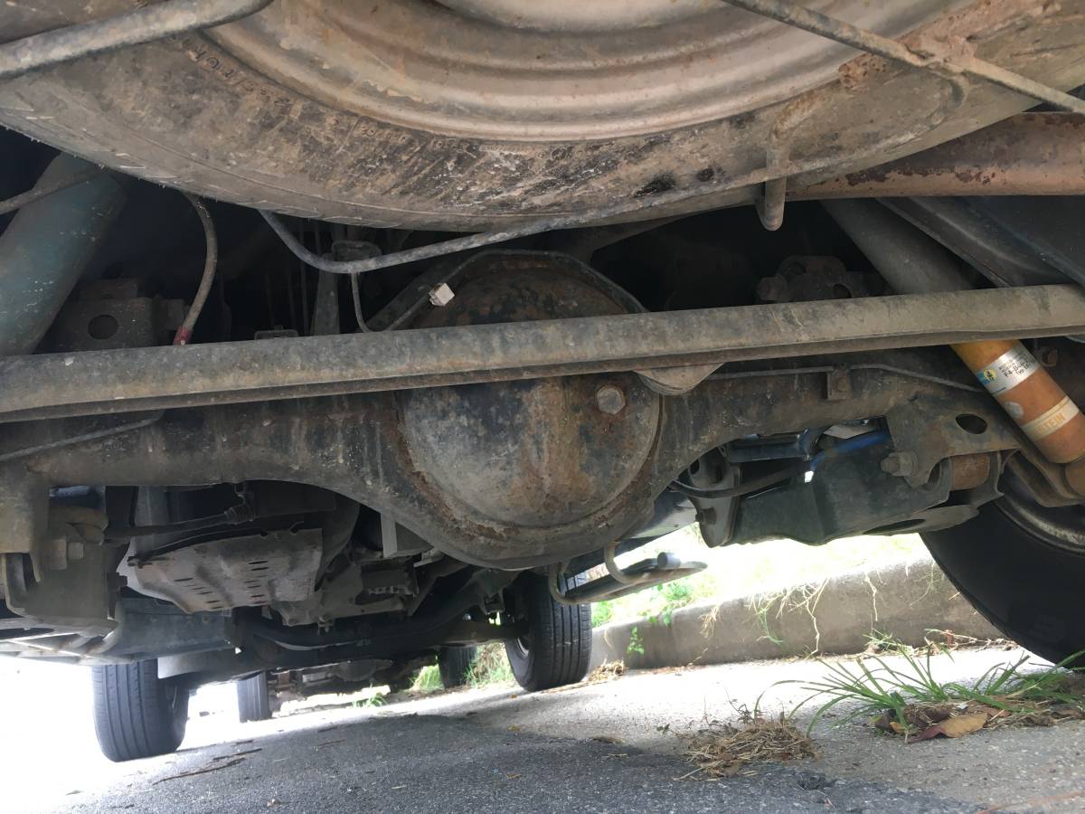 Mitsubishi-delica-l400-1994-green-18