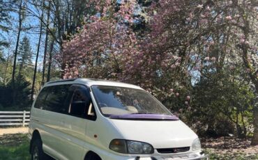 Mitsubishi-delica-l400-1994-white