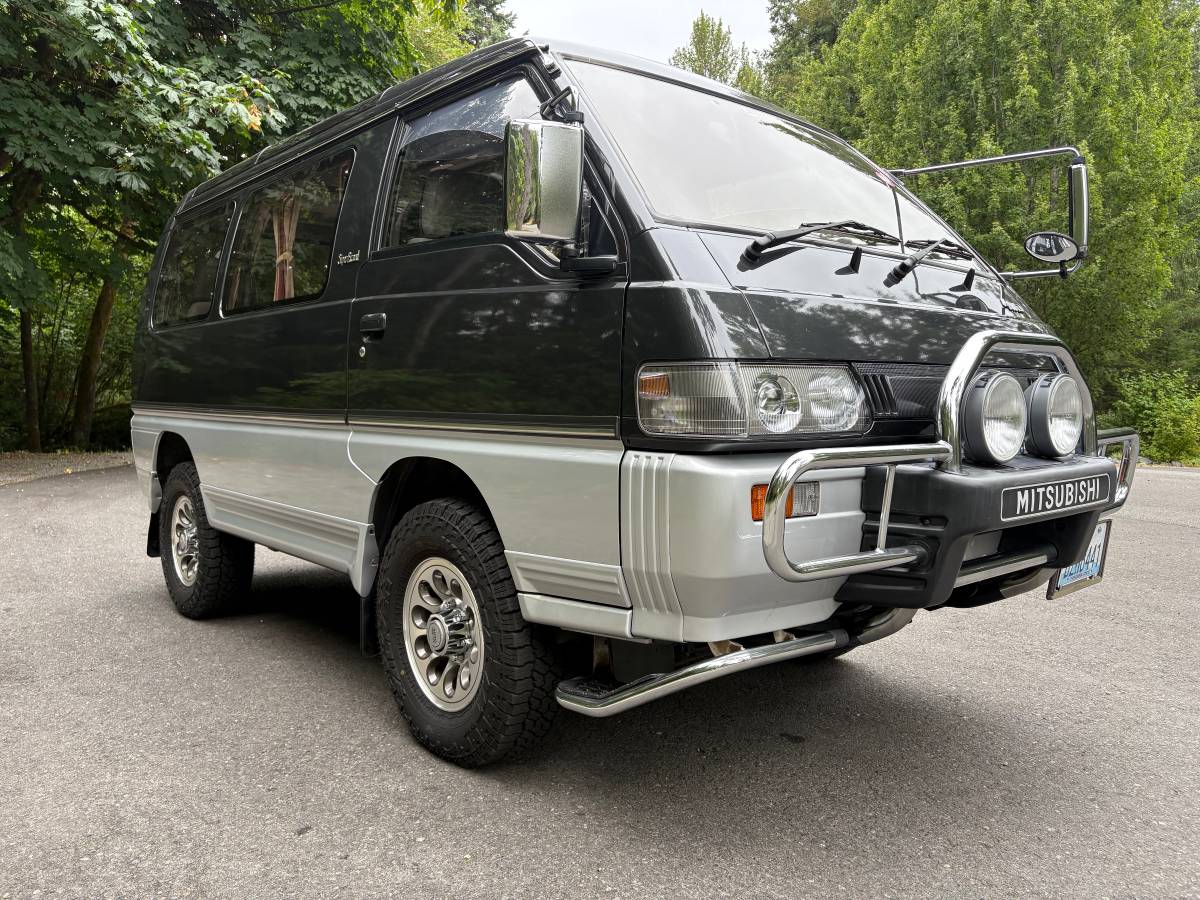 Mitsubishi-diesel-1991-grey-1