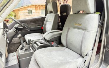 Mitsubishi-diesel-1991-grey-15