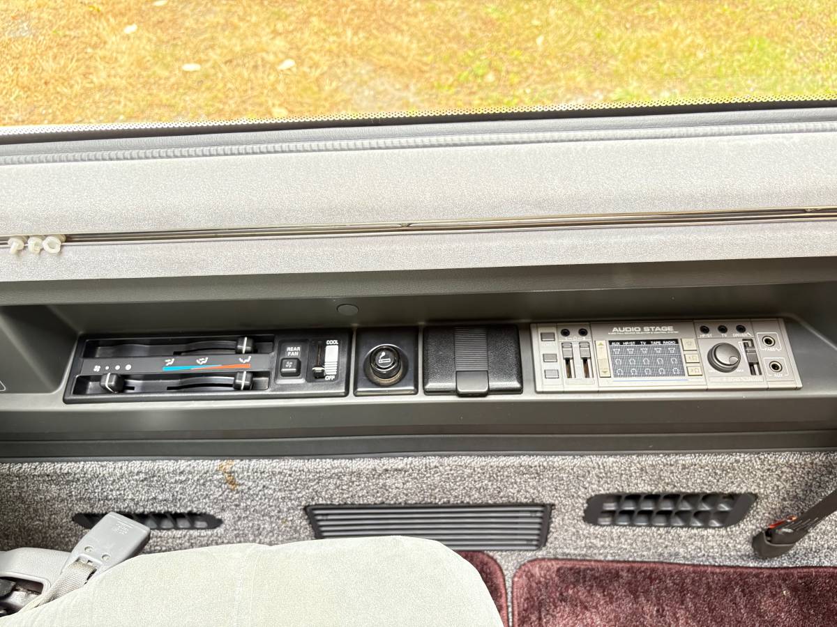 Mitsubishi-diesel-1991-grey-19