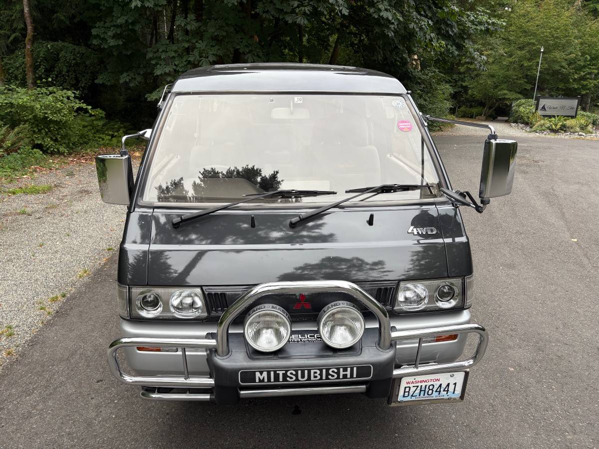 Mitsubishi-diesel-1991-grey-2