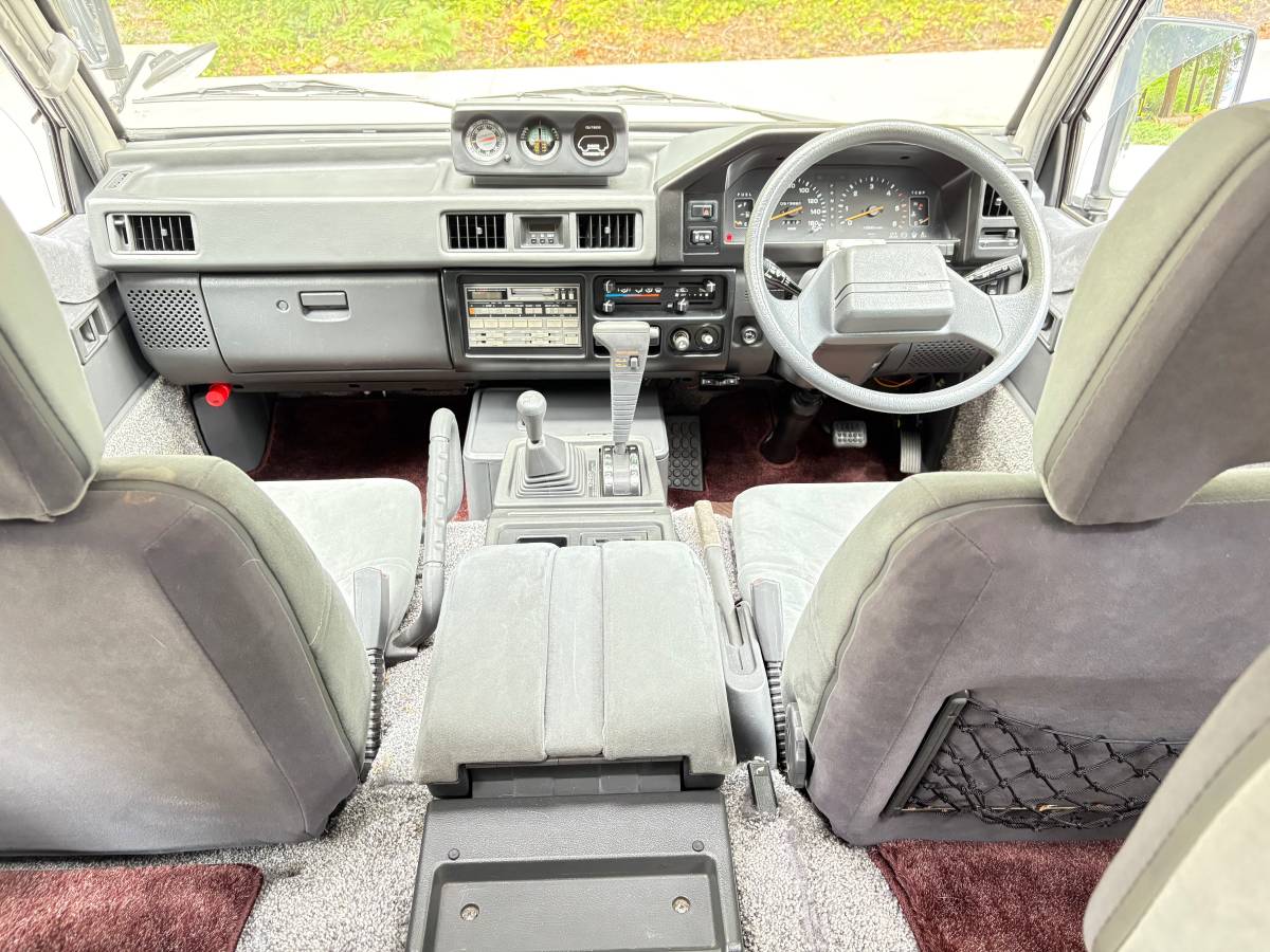 Mitsubishi-diesel-1991-grey-9