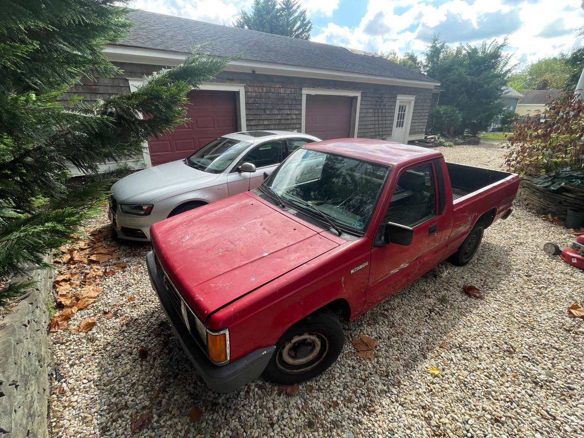 Mitsubishi-mighty-max-1995-red