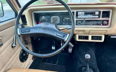 Mitsubishi-mighty-max-regular-cab-4-speed-1985-brown-2