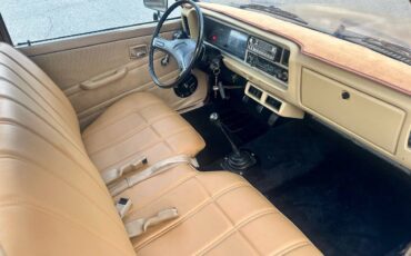 Mitsubishi-mighty-max-regular-cab-4-speed-1985-brown-3