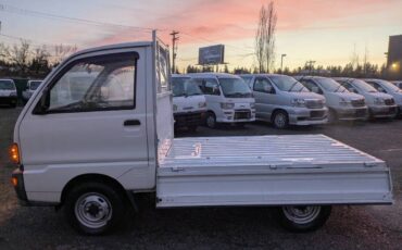 Mitsubishi-minicab-1995-white-7