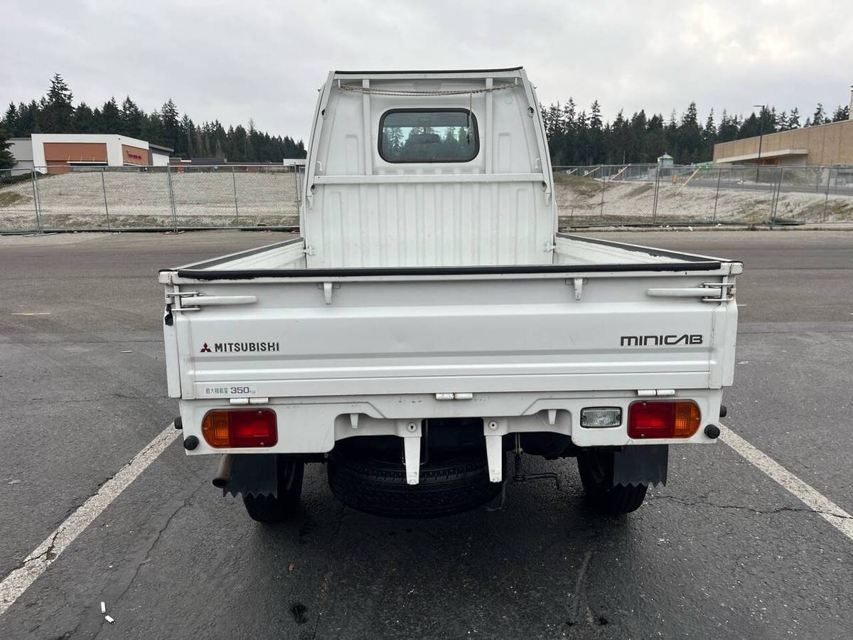 Mitsubishi-minicab-truck-1988-white-15