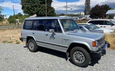 Mitsubishi-montero-1989-silver-1