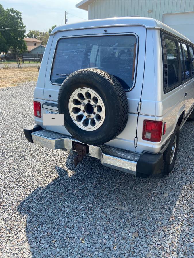 Mitsubishi-montero-1989-silver-2