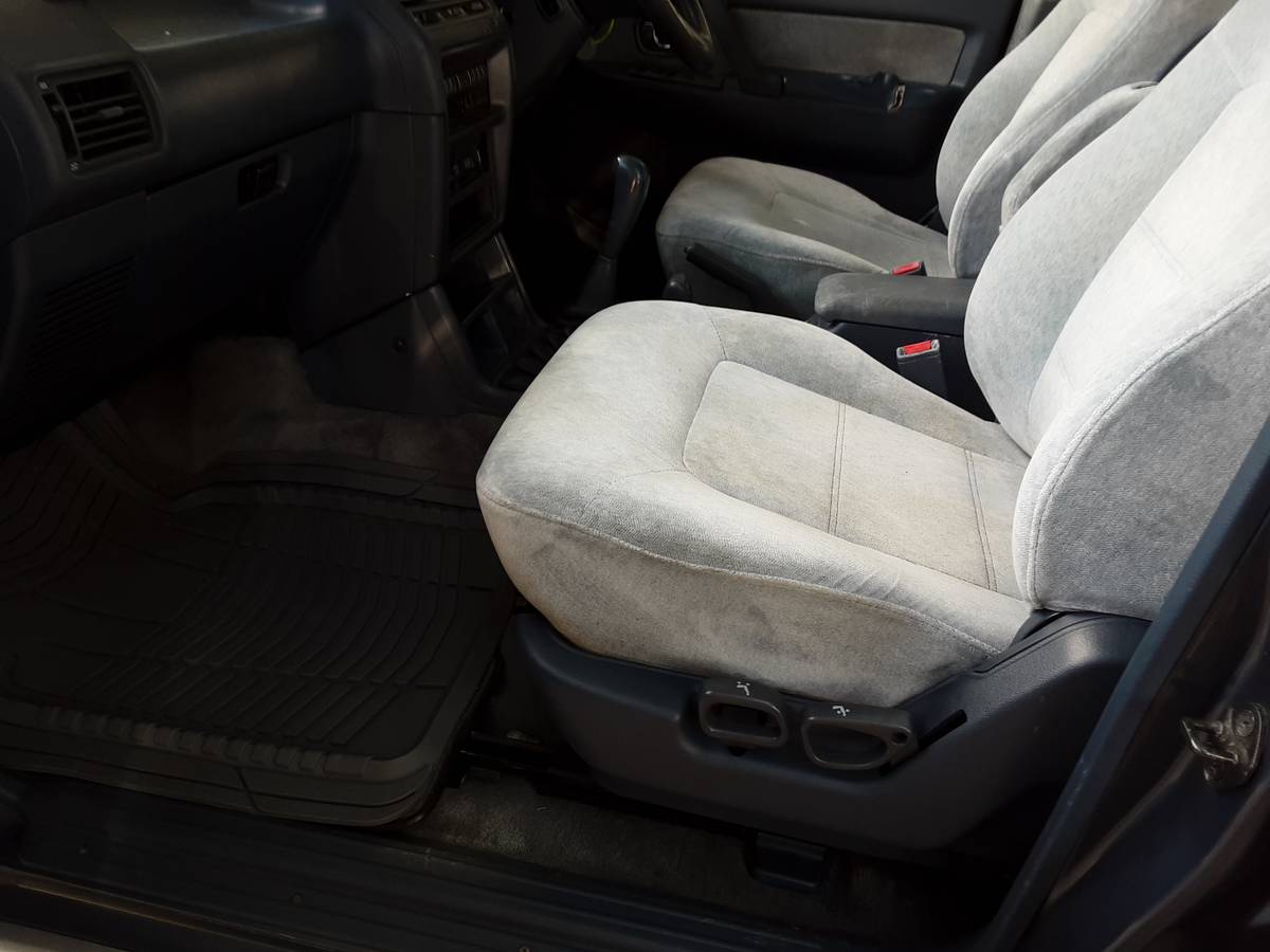 Mitsubishi-pajero-4x4-diesel-1991-blue-12