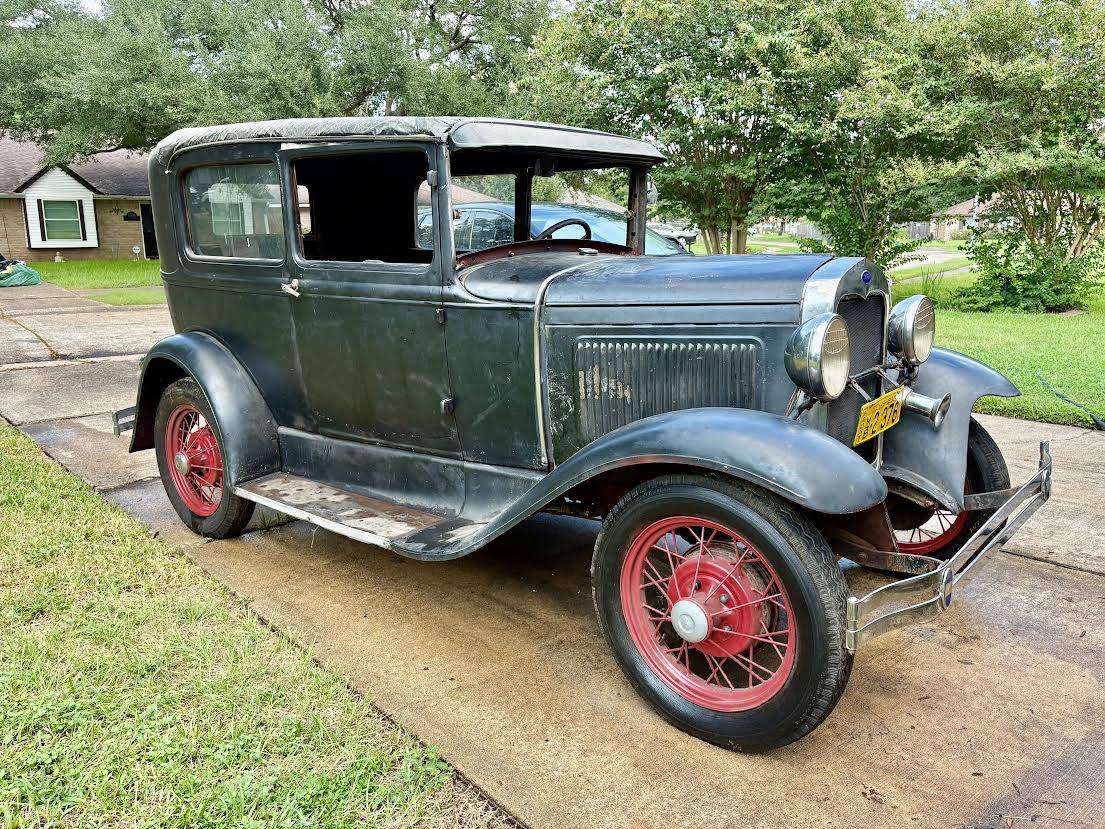 Model-a-ford-tudor-sedan-1930-black-2