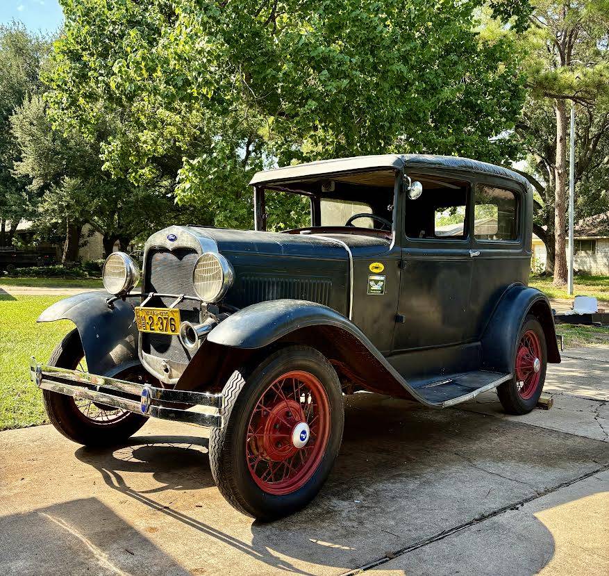 Model-a-ford-tudor-sedan-1930-black-3