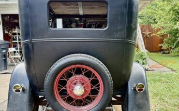 Model-a-ford-tudor-sedan-1930-black-4