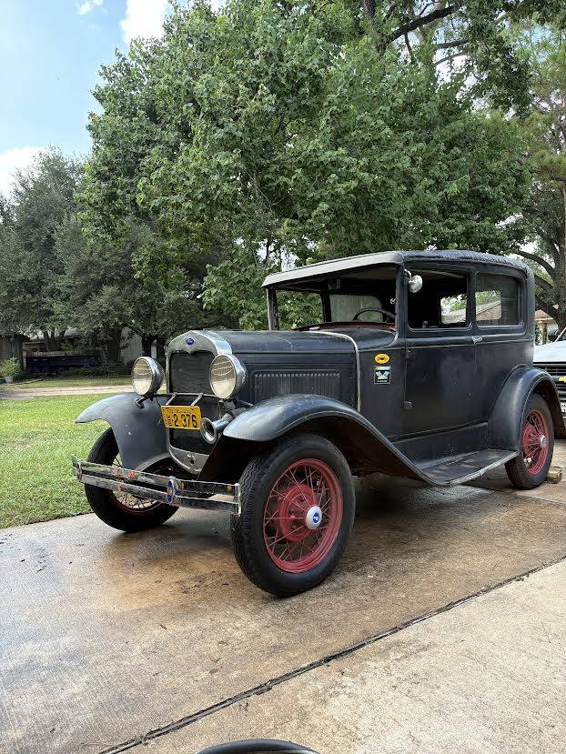 Model-a-ford-tudor-sedan-1930-black