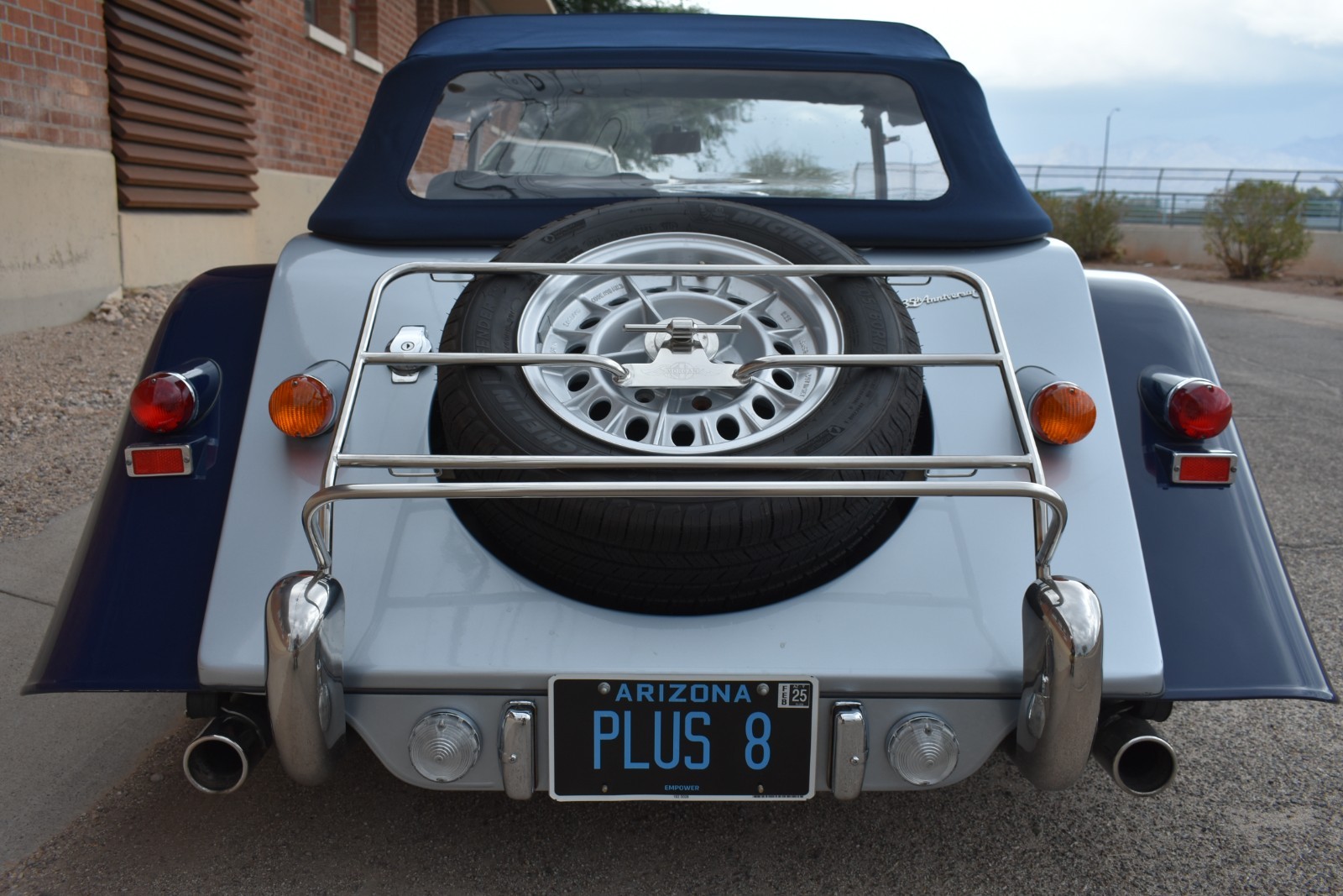 Morgan-Plus-8-1980-Convertible-12