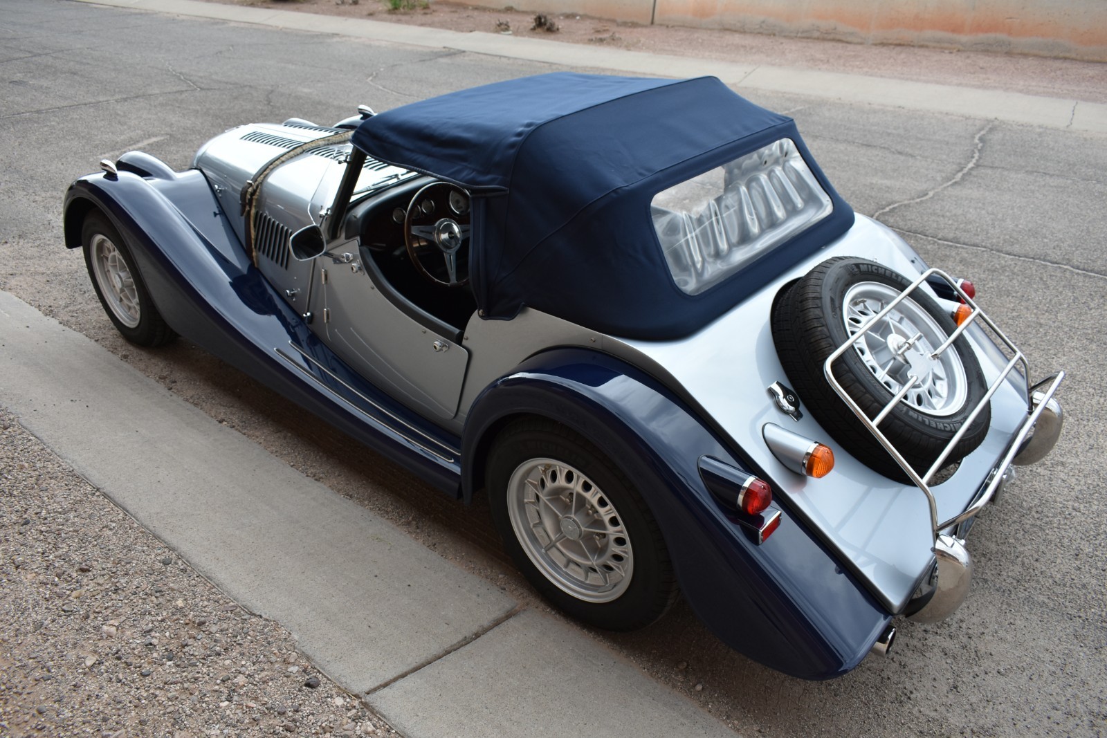 Morgan-Plus-8-1980-Convertible-14