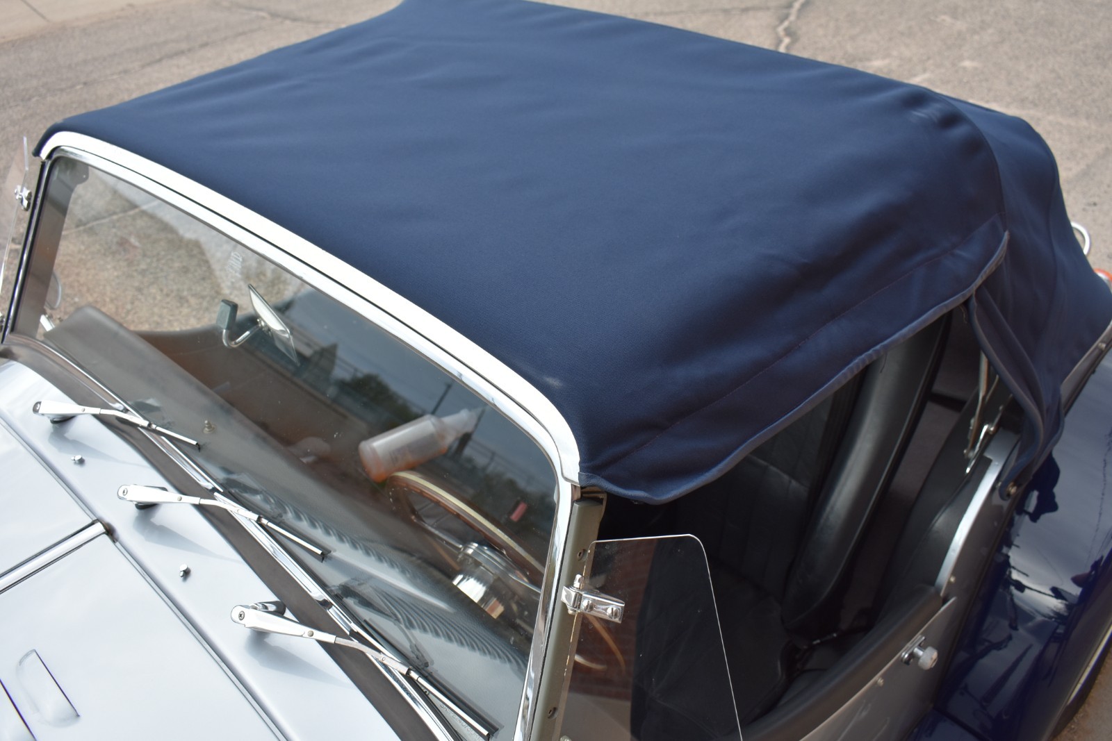 Morgan-Plus-8-1980-Convertible-16
