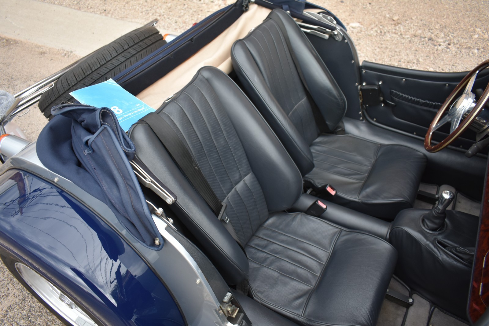 Morgan-Plus-8-1980-Convertible-25