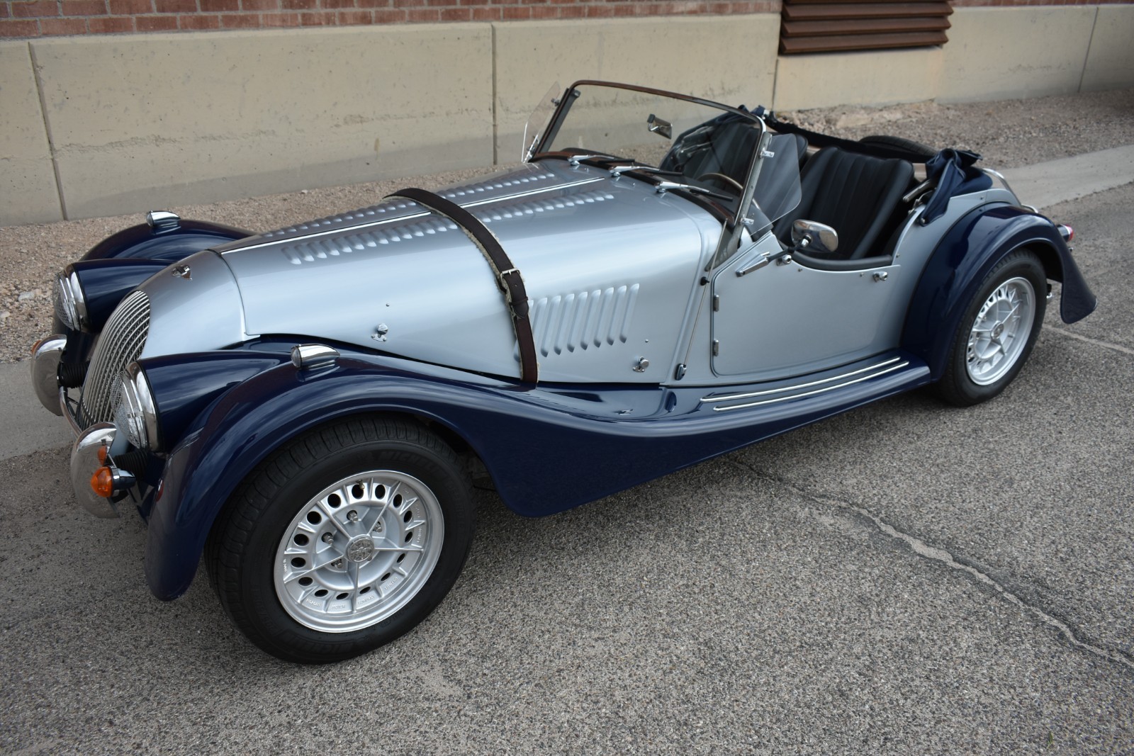 Morgan-Plus-8-1980-Convertible-28