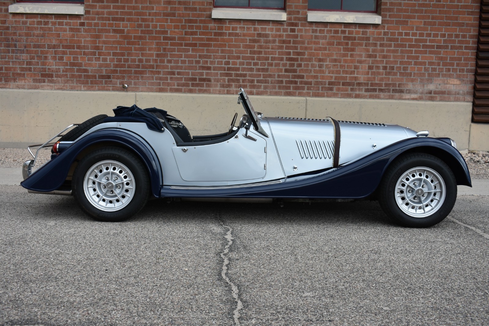 Morgan-Plus-8-1980-Convertible-3