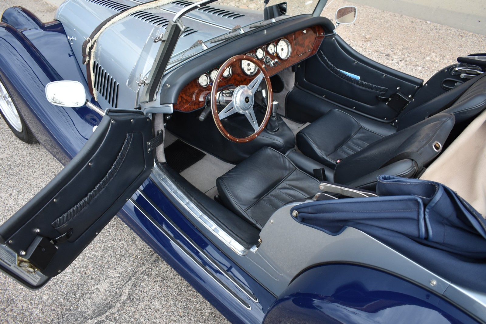 Morgan-Plus-8-1980-Convertible-30