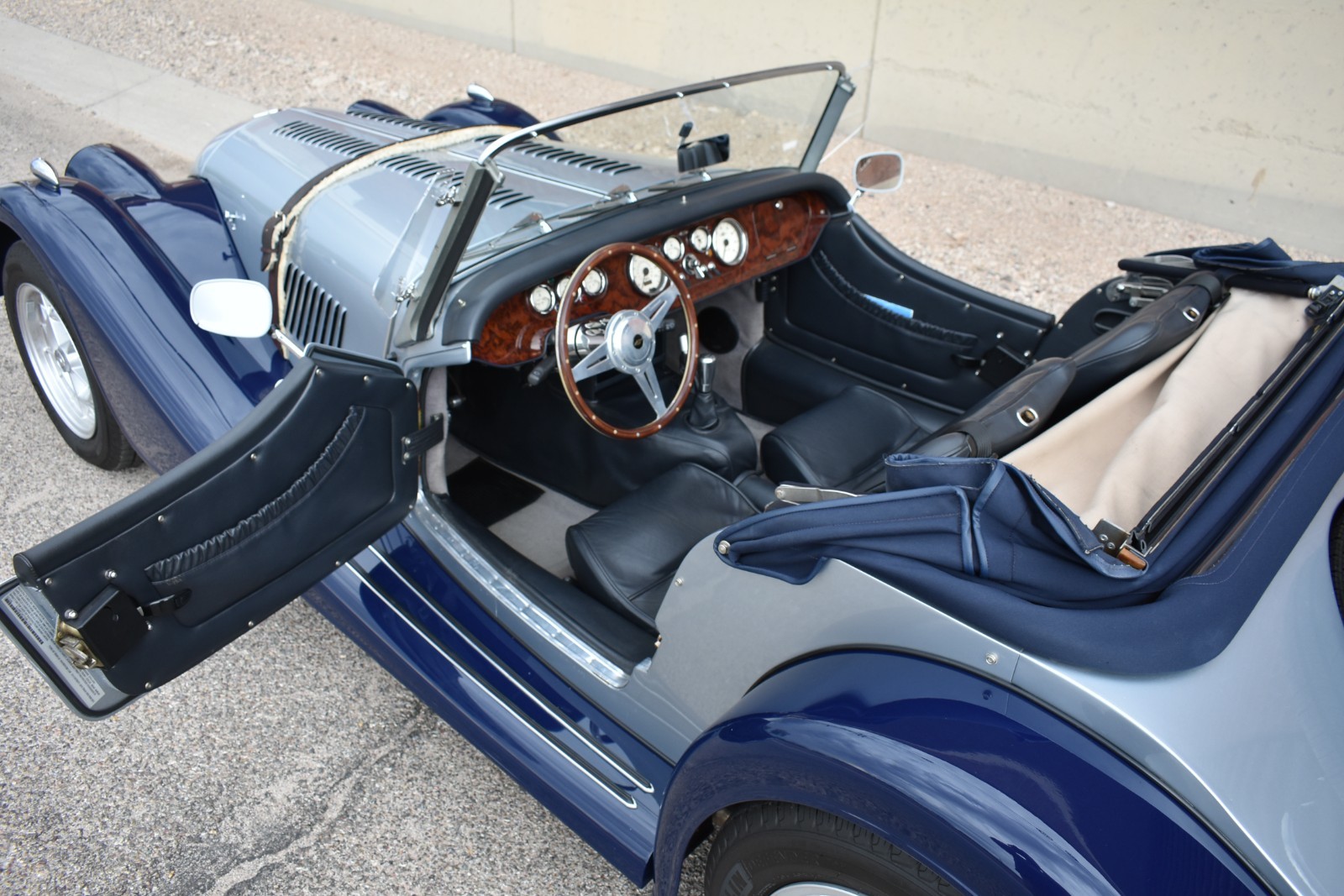 Morgan-Plus-8-1980-Convertible-32