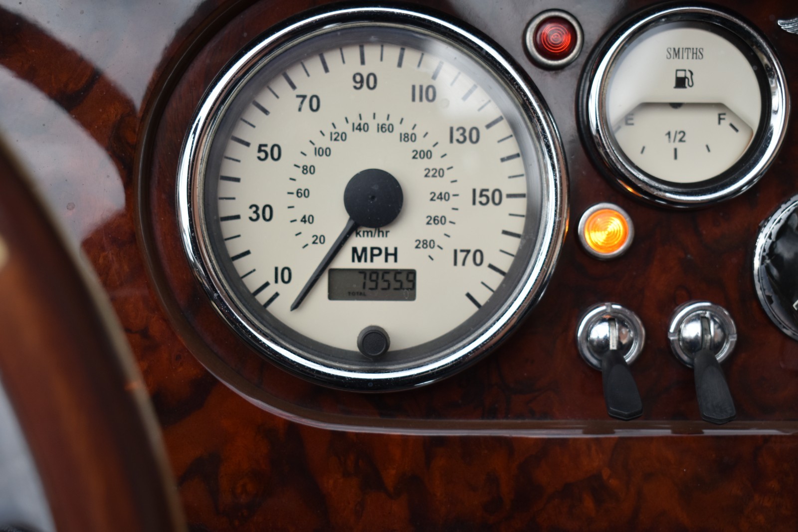 Morgan-Plus-8-1980-Convertible-33